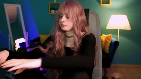 Snapshot of jade_castle chatting on March 9, 2:07 am jade_castle online show from March 9, 2:07 am