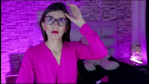 jade white  online show from April 17, 12:18 pm