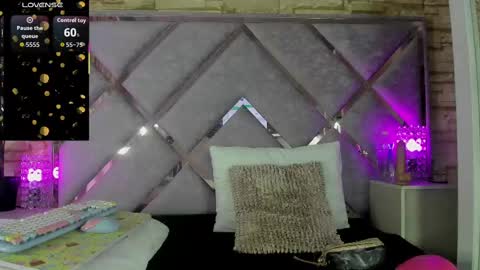 jade white  online show from October 8, 1:26 pm