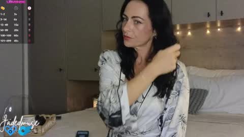 Jade online show from April 6, 6:53 pm