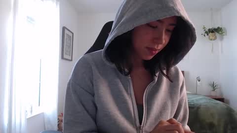 Jade Love online show from January 14, 8:15 pm