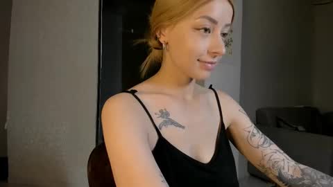 Snapshot of jane_bright chatting on February 15, 9:17 pm Jane online show from February 15, 9:17 pm