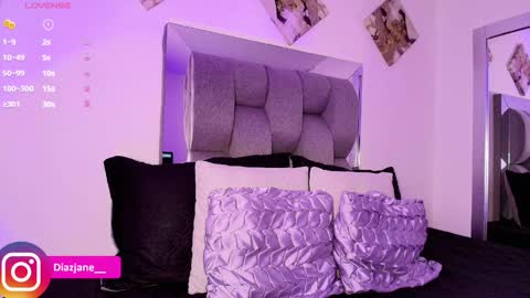 Jennifer online show from April 1, 7:11 pm