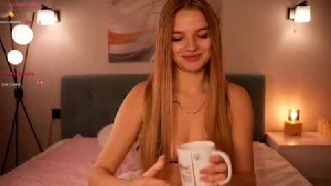 Day Alice Night Stella online show from June 1, 6:15 am