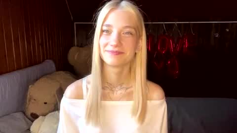 Elsa online show from July 18, 8:06 am