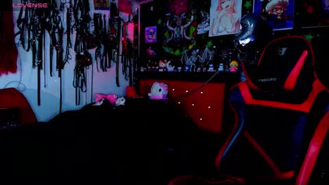      online show from December 21, 9:52 pm