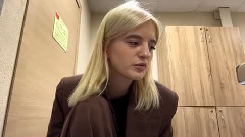 Stacy - - online show from June 12, 11:24 pm