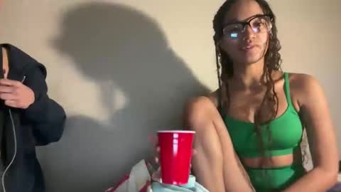 jassmineluvvss online show from January 15, 1:44 am