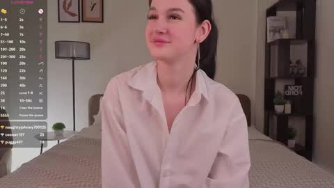 Lisa online show from April 15, 8:09 pm