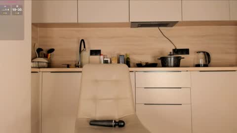 jee__son online show from April 14, 1:11 pm