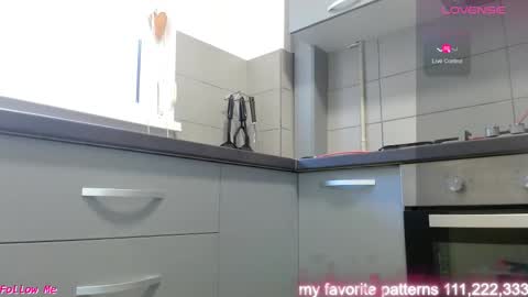 jen online show from October 22, 6:18 am