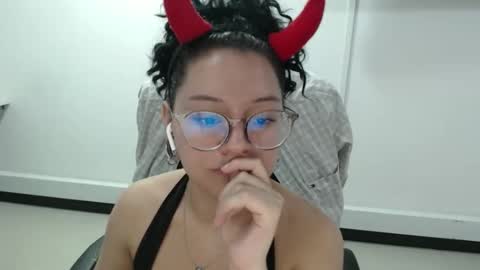 jenn online show from October 1, 5:07 pm