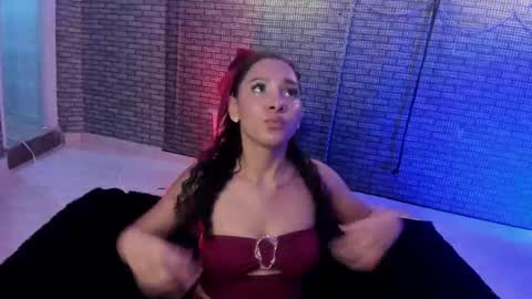 Jenna Slave  online show from April 19, 2:33 am