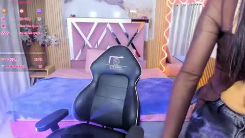 jenna_tay1 online show from May 16, 12:35 am