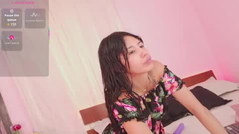 Jenner online show from April 5, 2:10 am