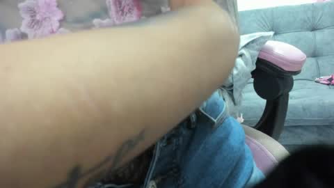 jennifer_bodyy0404 online show from July 22, 2:12 am