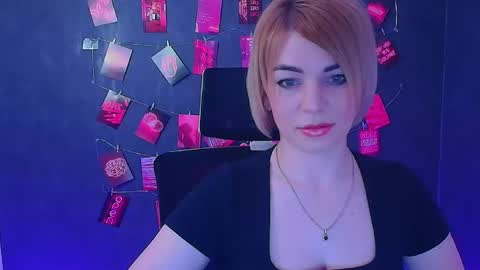 Jennifer online show from April 18, 11:45 am