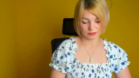 Jennifer online show from July 17, 6:18 am