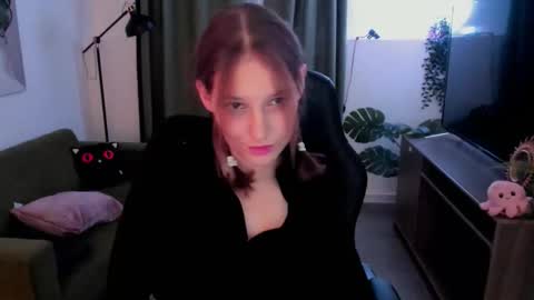 jenniferkiim online show from October 15, 12:08 pm