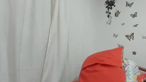 jenniferloveyou online show from February 7, 9:15 pm