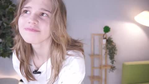 Sofia  online show from March 31, 7:19 am