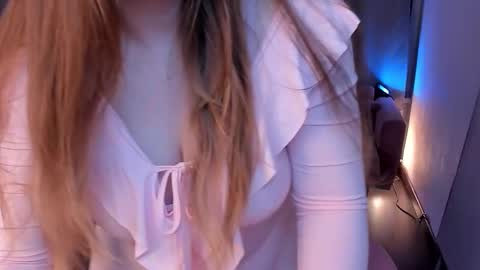 jenniferrbell online show from December 4, 12:40 pm