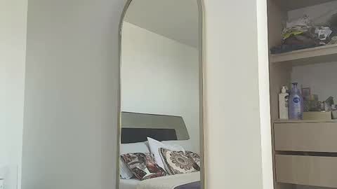 Jenn online show from November 21, 6:32 pm