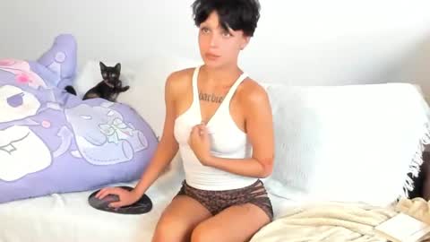 JennyMiu online show from July 13, 11:11 am
