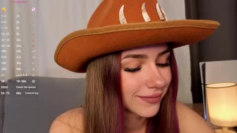 Snapshot of jess_lights chatting on October 20, 8:34 pm Jess online show from October 20, 8:34 pm