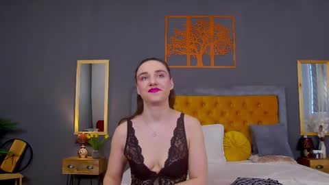 Jessica White online show from April 8, 4:36 am