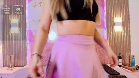 JessicaElowin online show from January 19, 7:26 am