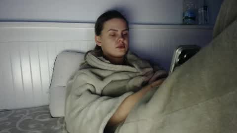 jessieryan online show from December 15, 6:40 am