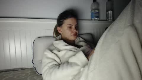 jessieryan online show from November 27, 4:48 am