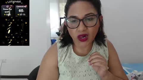 paola online show from December 3, 1:02 pm