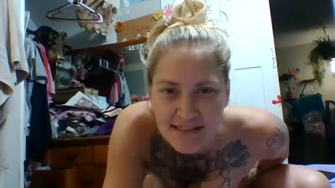 Snapshot of jesskay420 chatting on September 25, 7:51 am Jesskay420 online show from September 25, 7:51 am