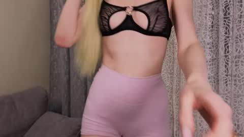 Jessy online show from April 18, 7:07 pm