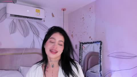 Snapshot of jesysoz_23 chatting on January 6, 3:42 am Jessica online show from January 6, 3:42 am