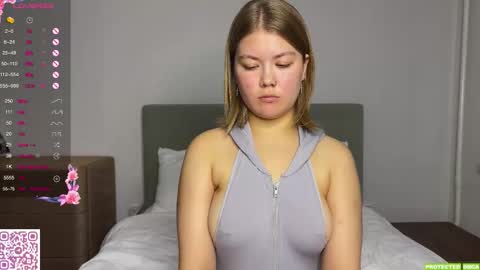 Mona online show from October 8, 1:26 pm