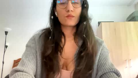 Eva online show from November 1, 1:04 pm