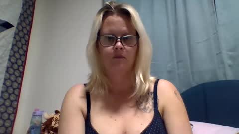 jeuelz1 online show from March 11, 12:39 pm