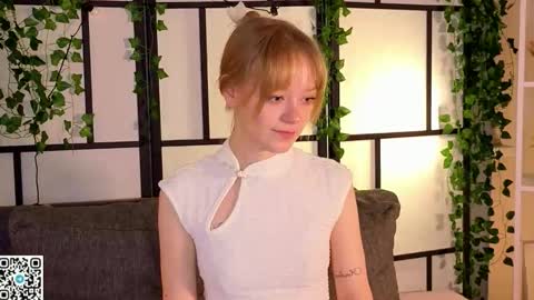 Gwen online show from February 22, 8:43 pm