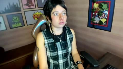 jhoanne_1 online show from April 14, 3:06 am