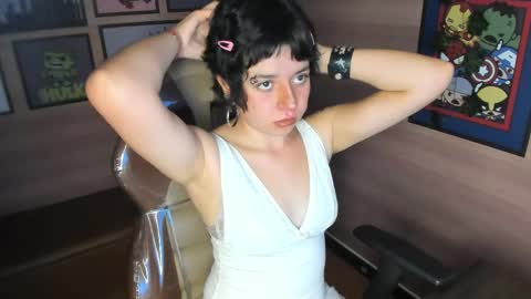 jhoanne_1 online show from April 19, 1:11 pm