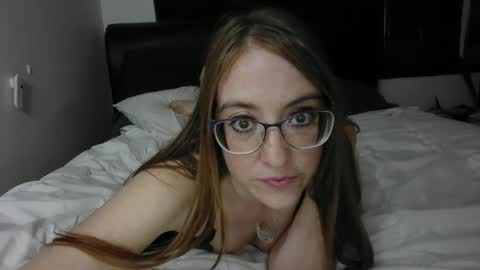 jilliangiselle online show from February 7, 6:17 am