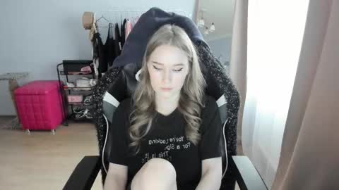 Snapshot of jimmy_and_amy chatting on November 2, 10:51 am Amy next stream on Wednesday Thursday Friday Saturday and Sunday at 16 pm GMT3 online show from November 2, 10:51 am