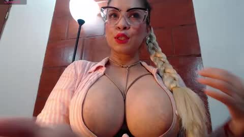 Jade M  online show from January 10, 2:14 am