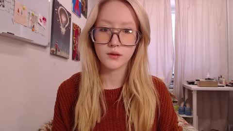 joan_kiss online show from September 15, 11:29 am