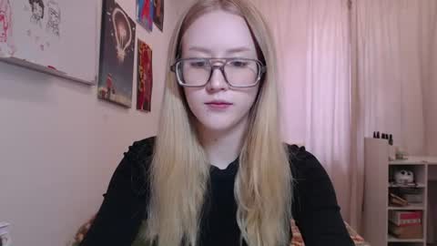 joan_kiss online show from July 3, 7:25 am