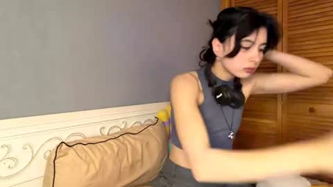 joanaphippin online show from May 17, 10:36 am