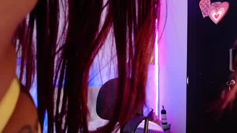 Snapshot of joha_sexit_ chatting on December 17, 6:35 am JOHANA                online show from December 17, 6:35 am